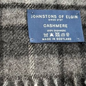 Authentic 100% cashmere scarf from Johnstons of Elgin from Scotland